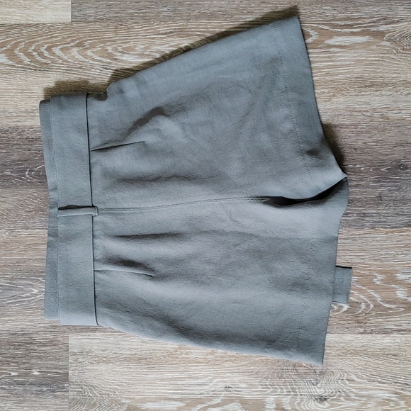 Aritzia Gelas Paperbag Waist Shorts - Picture 2 of 2